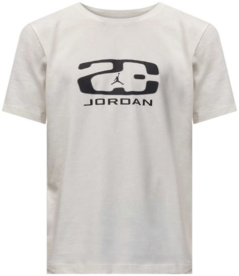 Jordan Flight Essentials Men's T-Shirt. Nike IN