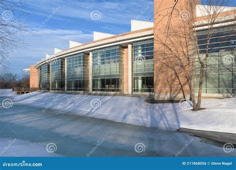 Orland Park Library Exterior in Winter Editorial Photo - Image of green ...