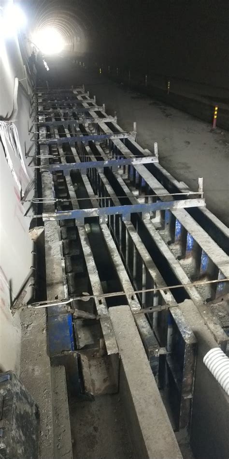 隧道水沟电缆槽铺设专用水沟电缆槽模板台车-阿里巴巴