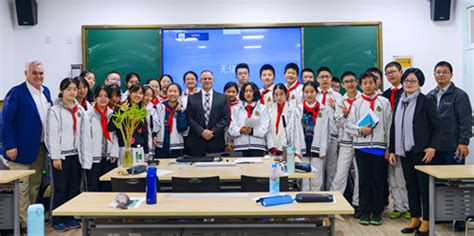上海外国语大学附属西外外国语学校，AMC8精英班首课开启