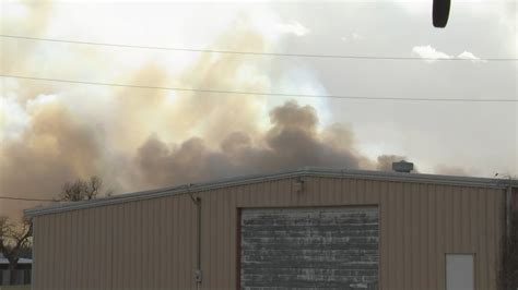 Crews battle 400-acre wildfire in Fredericksburg | kvue.com