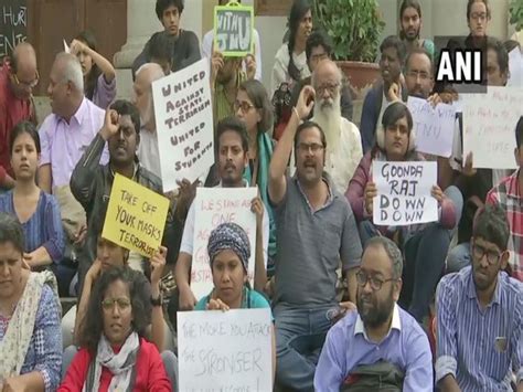 Students, teachers in Bengaluru protest against JNU violence