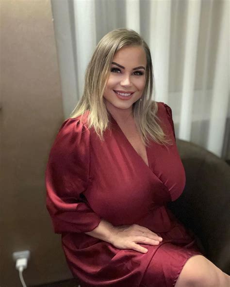 Red Formal Dress, Formal Dresses, Bodhi, Tits, Siding, I Am Awesome, Sari, Gorgeous