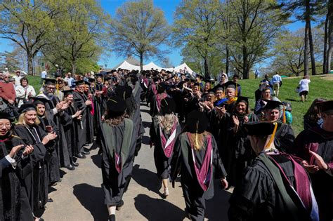 Are New York's small liberal arts colleges surviving?