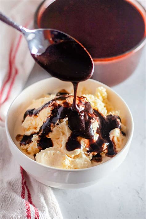 Easy Homemade Chocolate Dipping Sauce