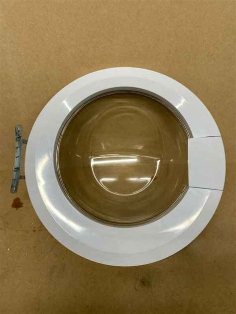 Fitting a Door to an Integrated Washing Machine 的图像结果