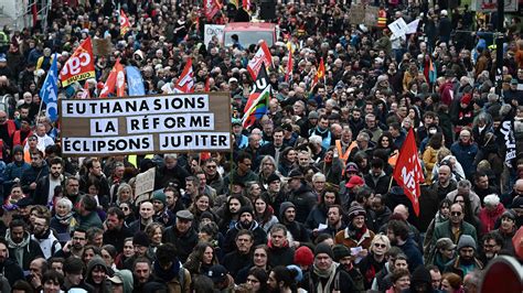 French Unions, Still Furious Over Pension Law, Resume Protests - The New York Times