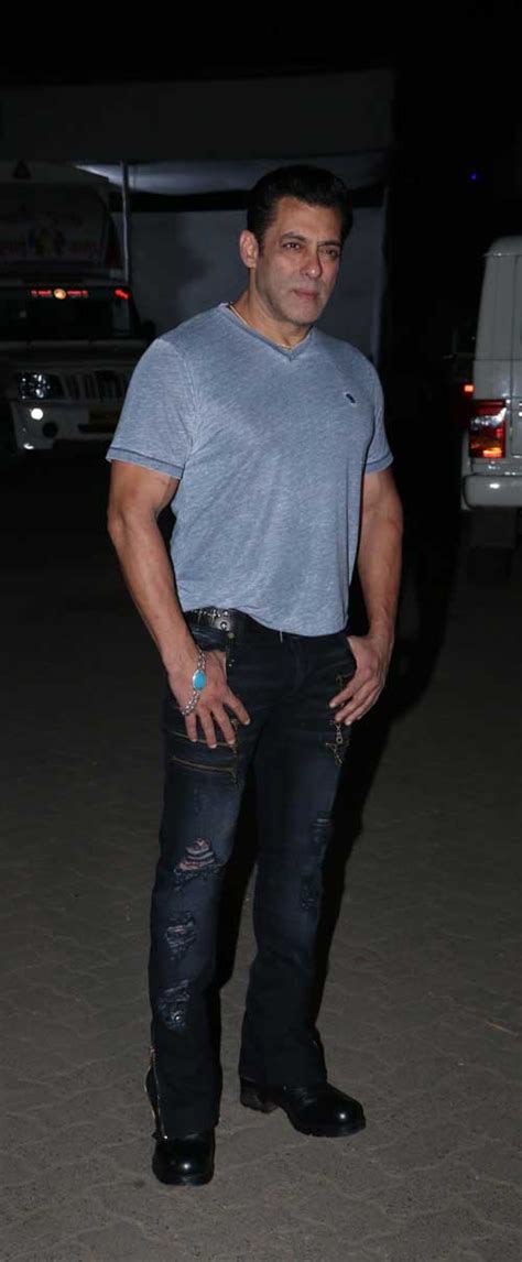 Salman Khan Wearing Insane Jeans For Dabangg 3 Promotions Is Why Munna ...
