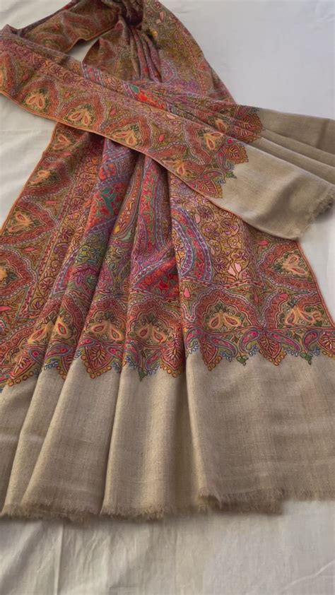 Kashmir Loom Handloomed Sozni Shawl | Paisley art, Kashmir, Hand ...