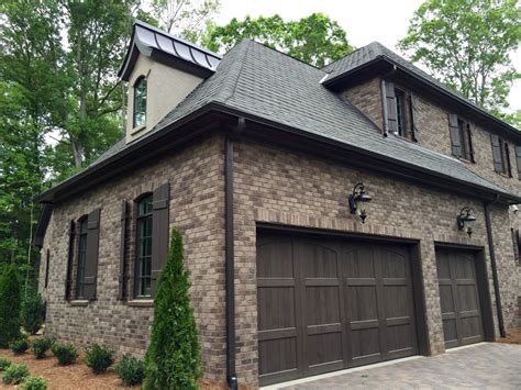 ARH Asheville 1131F Plan (Exterior 40) Stone: Oakridge (gray mortar ...