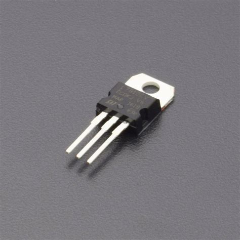L7812CV 12V 1.5A Voltage Regulator IC TO-220 | Buy India – REES52