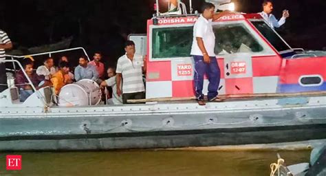 Odisha: 70 people rescued after boat washes away in Mahanadi river in ...