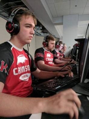 Are you good at League of Legends? You can get a school scholarship at ...