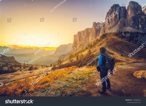 Travel Alone Man 的图像结果