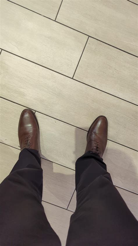 Can You Wear Black Shoes With Brown Pants?