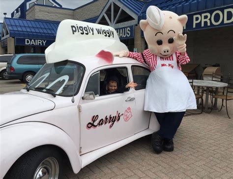 Piggly Wiggly VW, Kaukauna, WI | Piggly wiggly, Novelty christmas ...