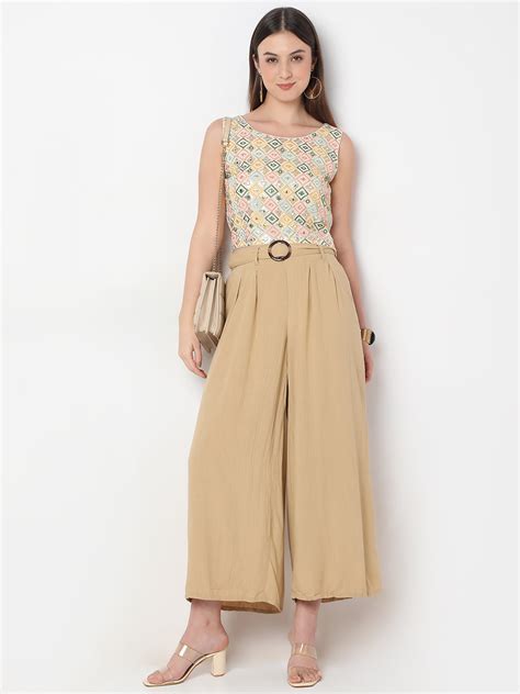 Carrot Crop Embroidered Cropped Top