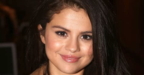 Selena Gomez Movies And Tv Shows On Netflix - Selena Gomez taking on ...
