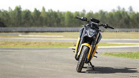 Ultraviolette F77 Super Street review - Image Gallery