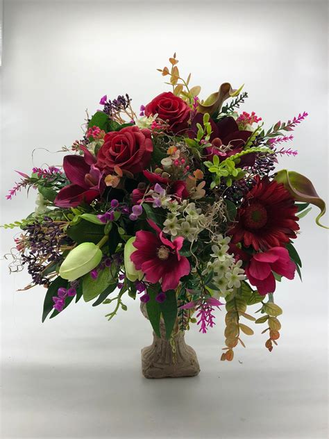 Artificial flower arrangement