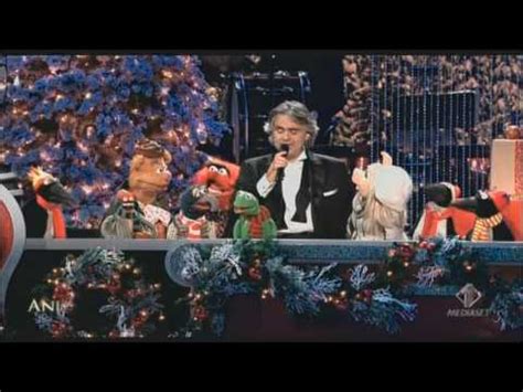 Andrea Bocelli With the MUPPETS - Jingle Bells Kodak theatre Los ...