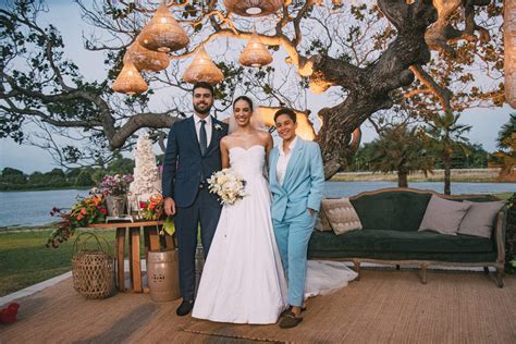 Amor e emoção marcam cerimônia de casamento de Victoria Medeiros e John Porto - Portal IN ...