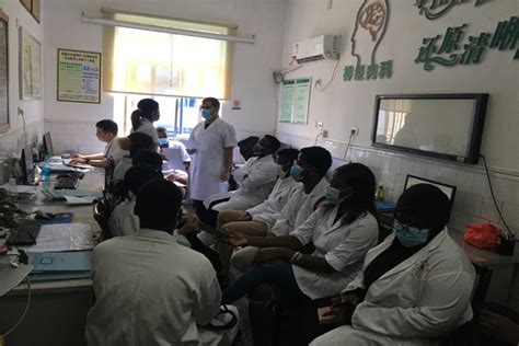 国际教育学院16名2017级留学生前往望城区人民医院进行临床见习--长沙医学院-国际教育学院