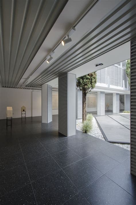 Photo 20 of 44 in Gallery NN by t804 taller de arquitectura - Dwell