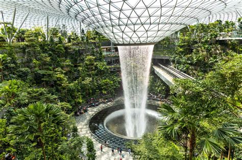 8 Insider Tips For Exploring Changi Airport in Singapore