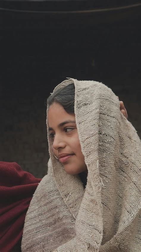 Getting Cheeks Clap 的图像结果