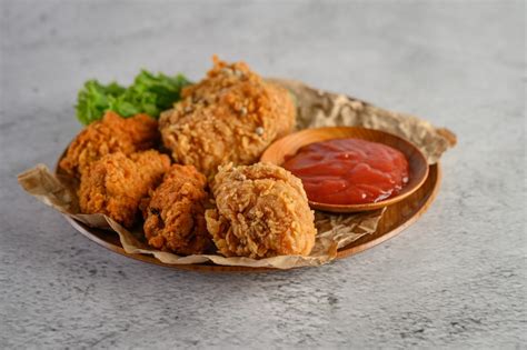 Fried chicken Images - Free Download on Freepik