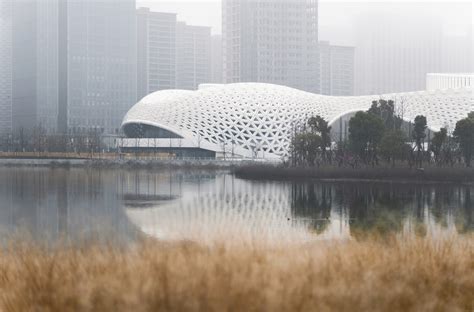 Galeria de Teatro Golden Sands Lake Grand / CCTN Design - 15