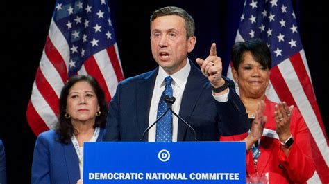 民主党筹款机器遭重锤！亿万富翁绕开DNC，巨额资金改投候选人与州党组织