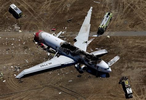 美国机长机智的将飞机降到哈迪逊，1549航班生死迷 — 未解之谜网