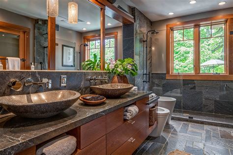 10 Master Bathroom Design Ideas for a Spa-Worthy Bathroom - Decorilla ...