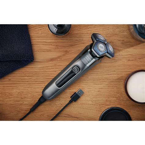 Free Shipping! Philips Norelco Shaver 7200 Rechargeable Electric Shaver ...