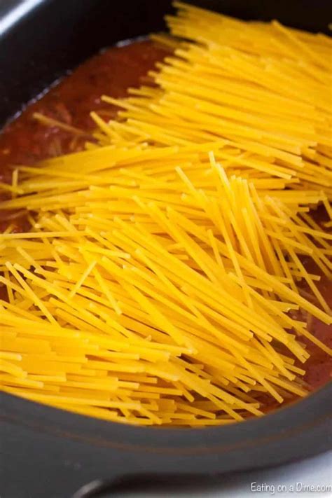 Crock pot Spaghetti Casserole Recipe - cheesy crockpot spaghetti