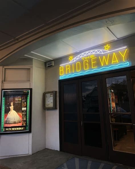 Local Neon Signs 的图像结果