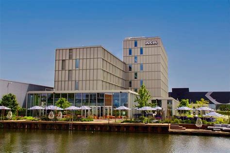YOTEL AMSTERDAM - Hotel Reviews, Photos, Rate Comparison - Tripadvisor