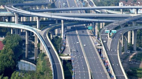 江苏无锡高架桥侧翻事故：已致3死2伤，目击者称多人逃生后大哭_腾讯新闻