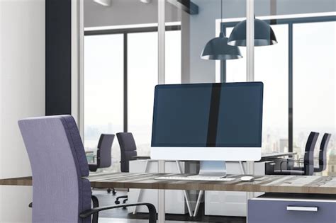 Empty Computer Shop 的图像结果