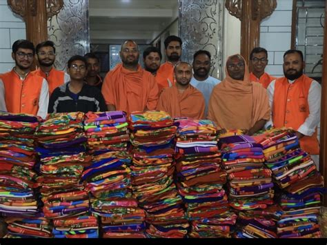 Vadtal Swaminarayan Mandir distributes more than 2 thousand blankets to ...