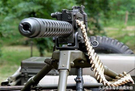 12.7毫米口径M2“勃朗宁”重机枪教具展示其如何进行全自动_凤凰网视频_凤凰网