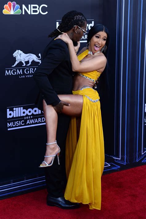 Cardi B Responds to BBMAs Wardrobe Malfunction With Naked Video | In ...
