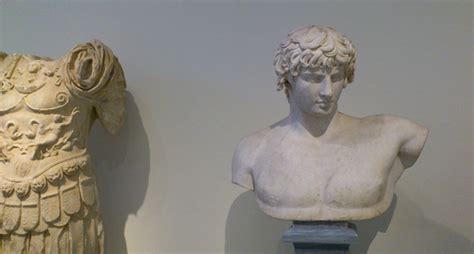 关于古代希腊雕塑之特内亚的阿波罗-雕塑发展史及文化知识