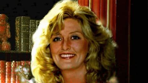 Vampire Diaries author LJ Smith dies aged 66 | Euronews