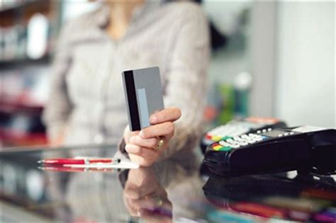 信用卡业务员推荐办理pos机_办信用卡和pos机工作的工资多少-拉卡拉POS机