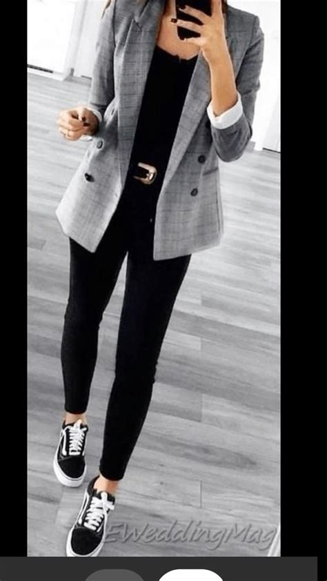 Young Business Person 的图像结果