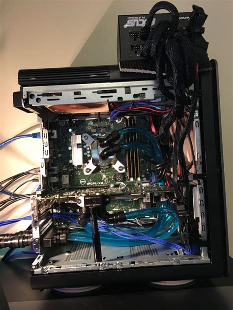 Alienware R8 with External GPU Cooling 的图像结果