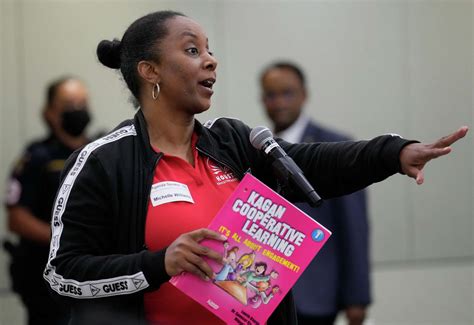 Houston ISD board approves new principal evaluation system